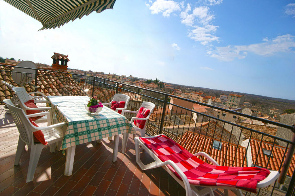 Guest House Robert I Mirna Bale Exterior photo