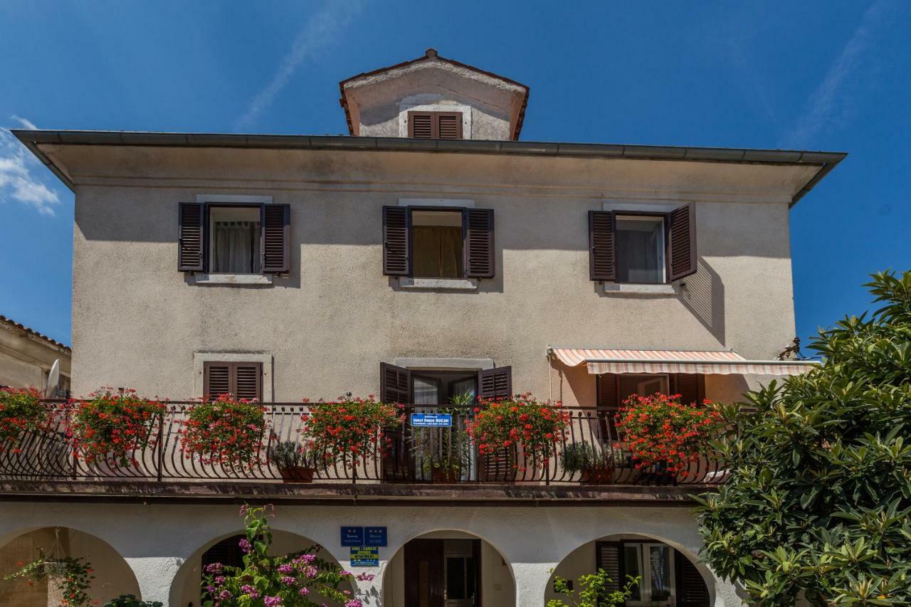 Guest House Robert I Mirna Bale Exterior photo