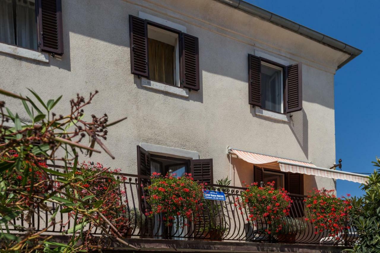 Guest House Robert I Mirna Bale Exterior photo